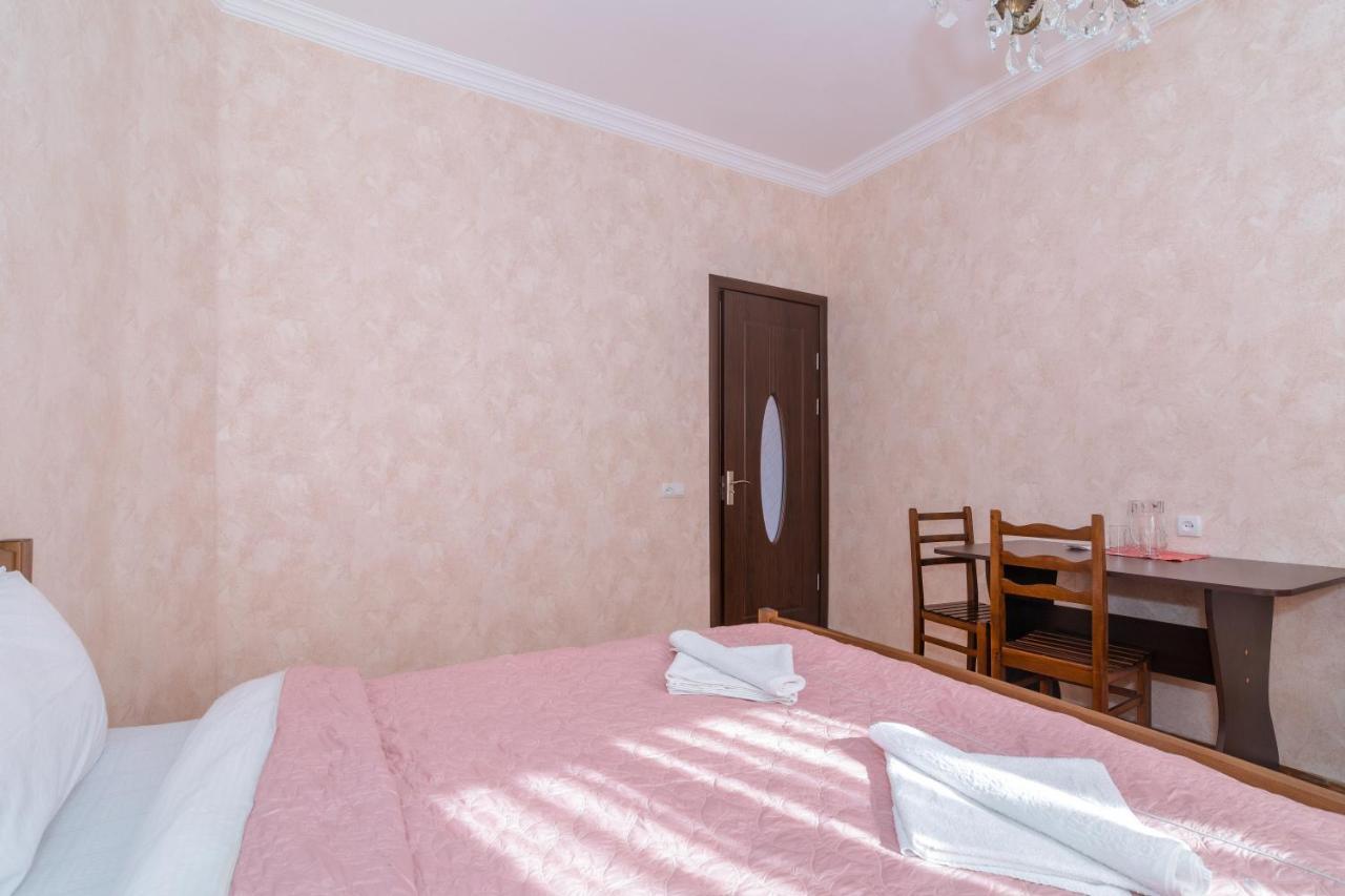 Hotel Gogichas Tower Borjomi Exterior foto